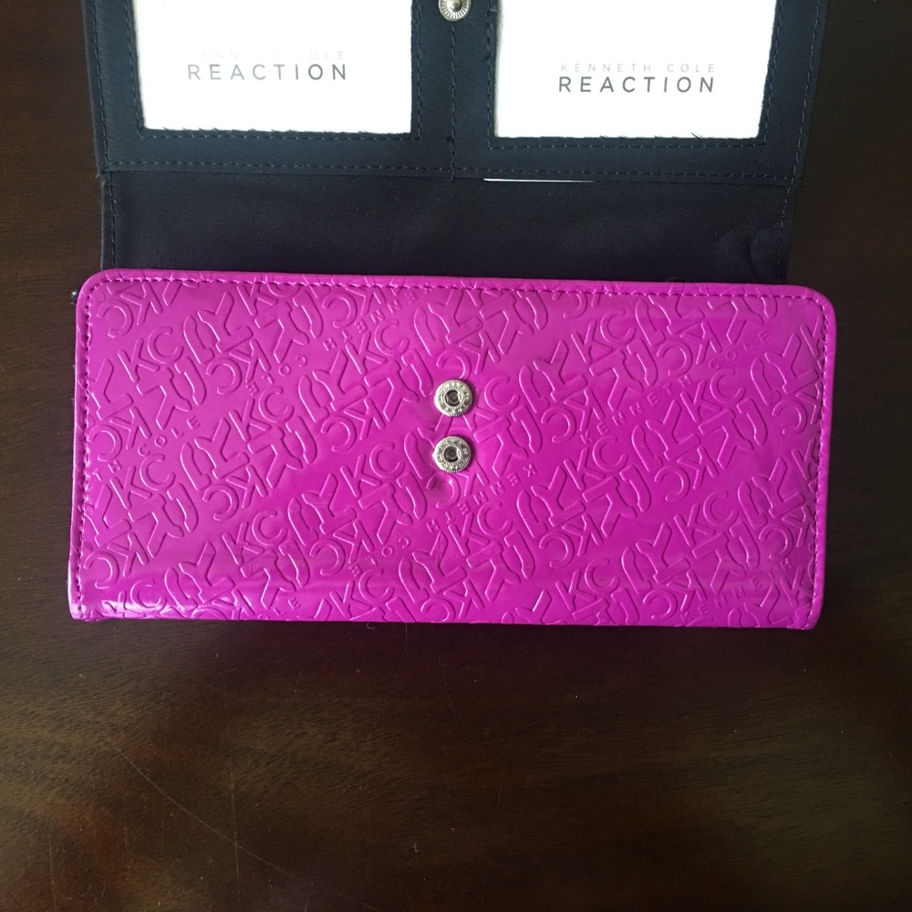 Kenneth Cole Reaction Wallet Envelope - Picture 8 of 8